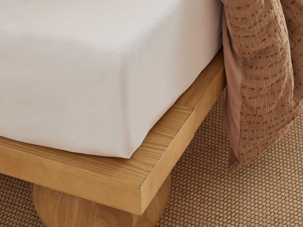 Ballico Timber Bed Base - Light Oak