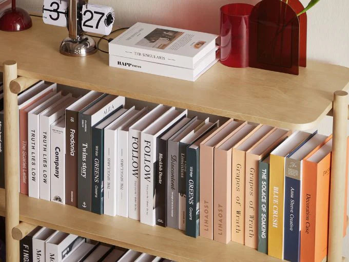 Lola Bookshelf